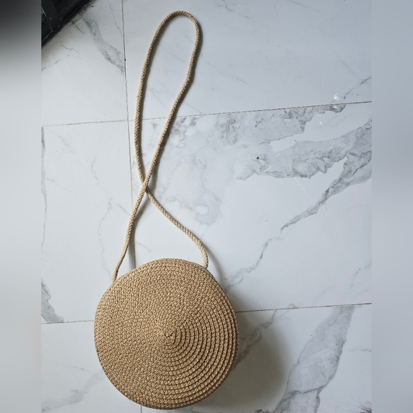 Small Round Summer Purse with Bow - Picture 3 of 10